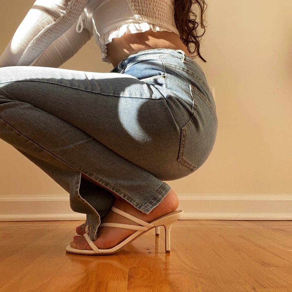 Bottom slit mom jeans